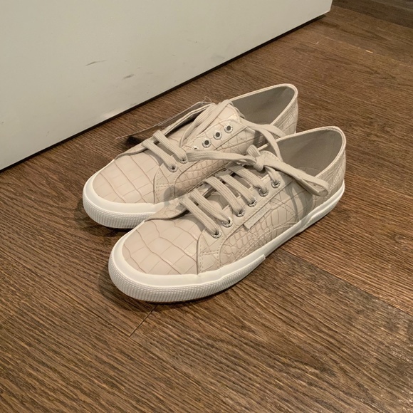 superga crocodile
